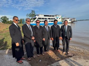 da esquerda para direita, os pastores: Hermes Machado, Luis Carlos, Thiago Franco, Thiago Custódio, Josimar Ribeiro e Wagner Guidini.